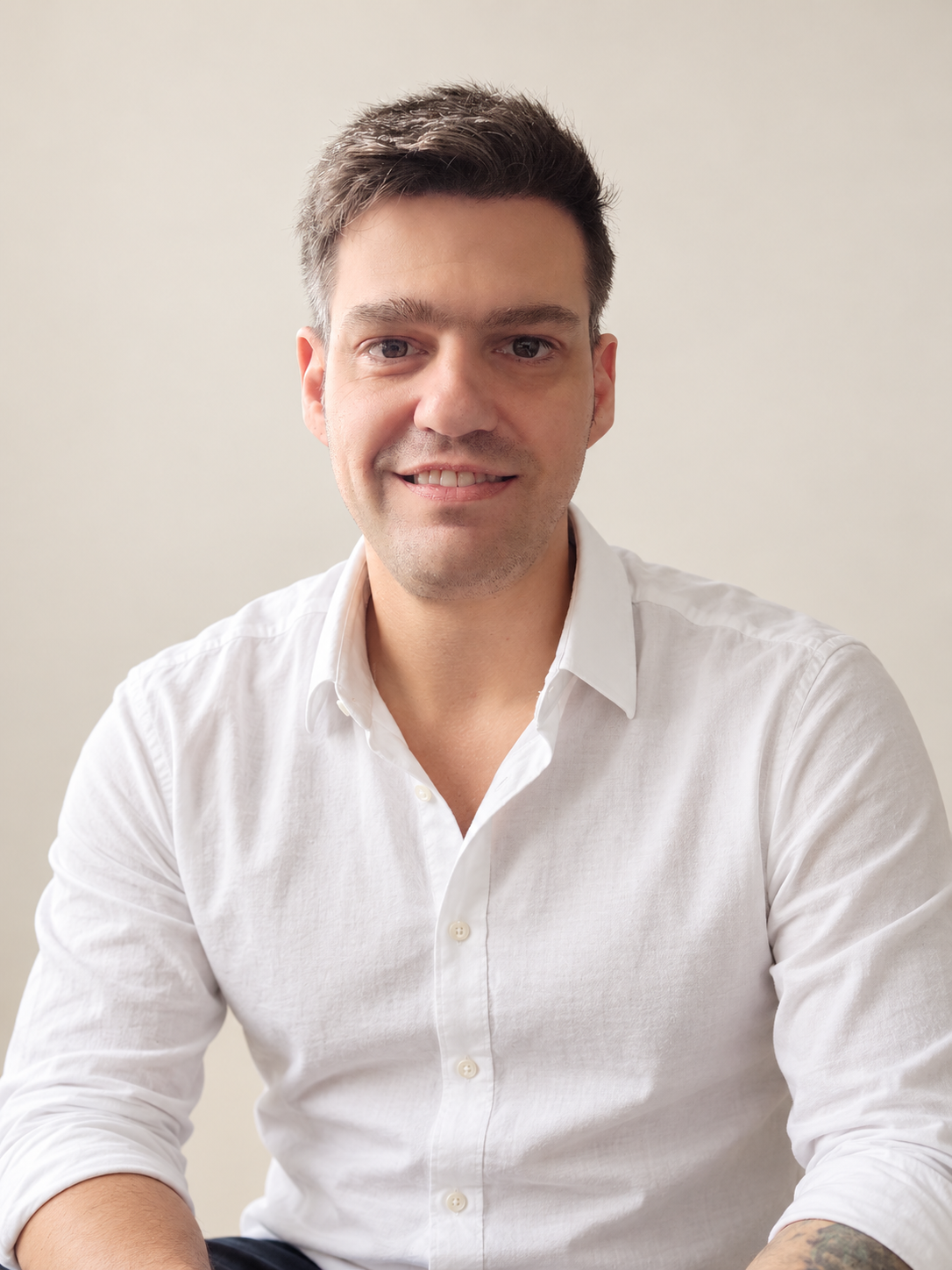 Gabriel Aldana, fundador da E-Atrica, de camisa branca.